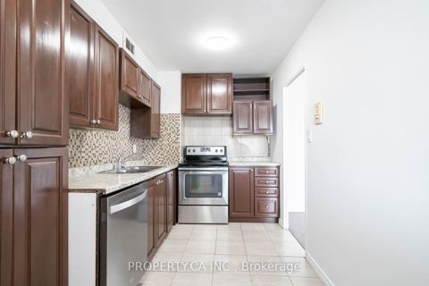 Photo 4 at 901 - 31 Four Winds Drive W, York University Heights, Toronto