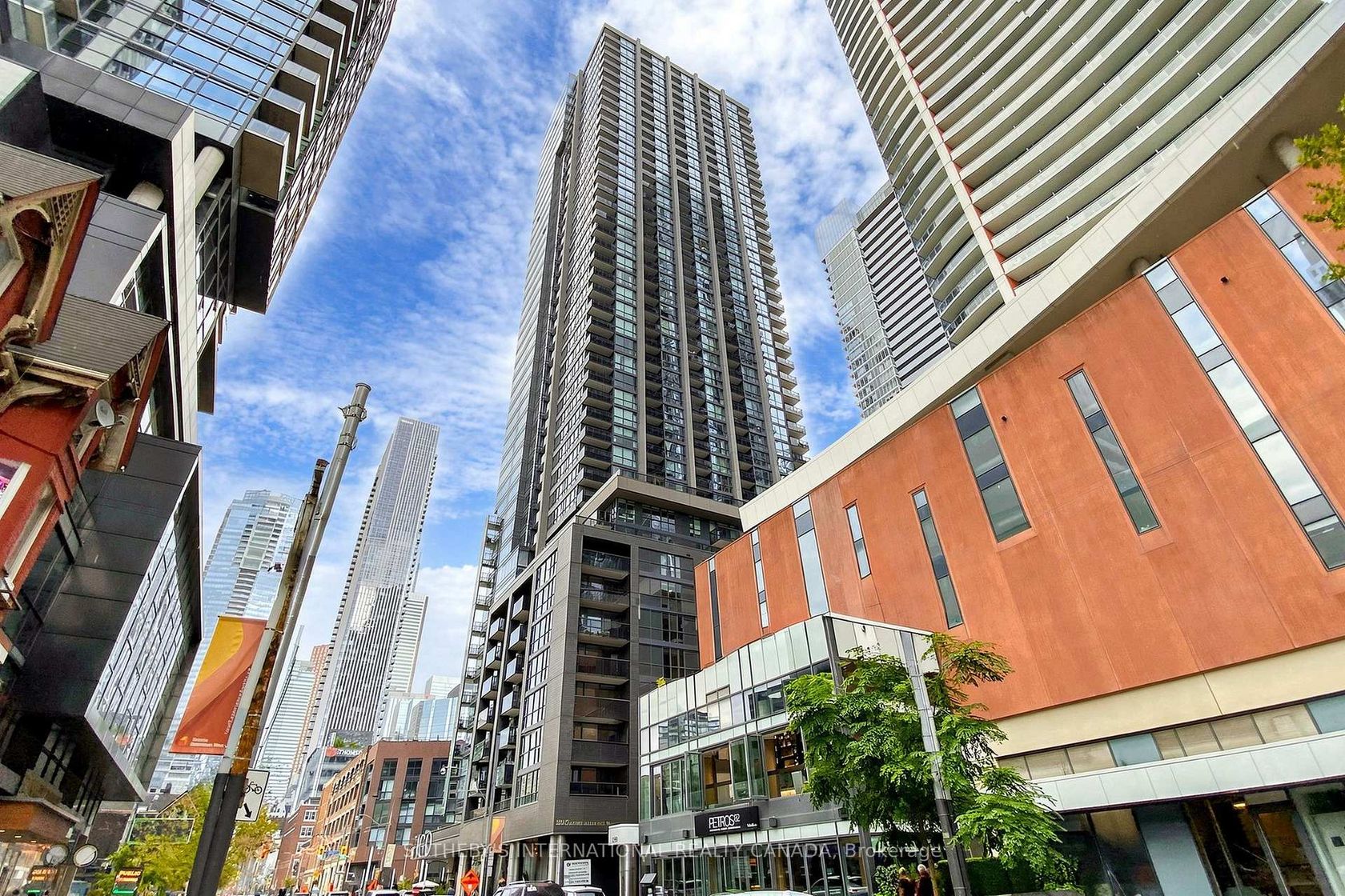 3906 - 295 Adelaide Street W, Waterfront Communities C1, Toronto photo number 2