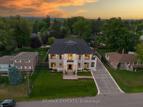 Photo 1 at 108 Hollingsworth Drive, King City, King