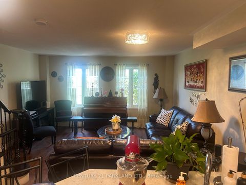 Photo 3 at 149 Torbarrie Road, CFB, Toronto