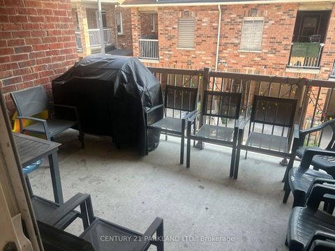 Photo 5 at 149 Torbarrie Road, CFB, Toronto
