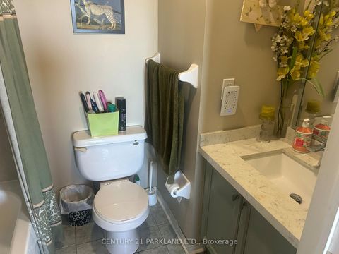 Photo 8 at 149 Torbarrie Road, CFB, Toronto