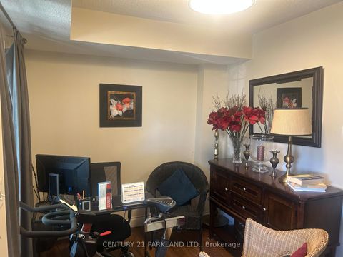 Photo 10 at 149 Torbarrie Road, CFB, Toronto