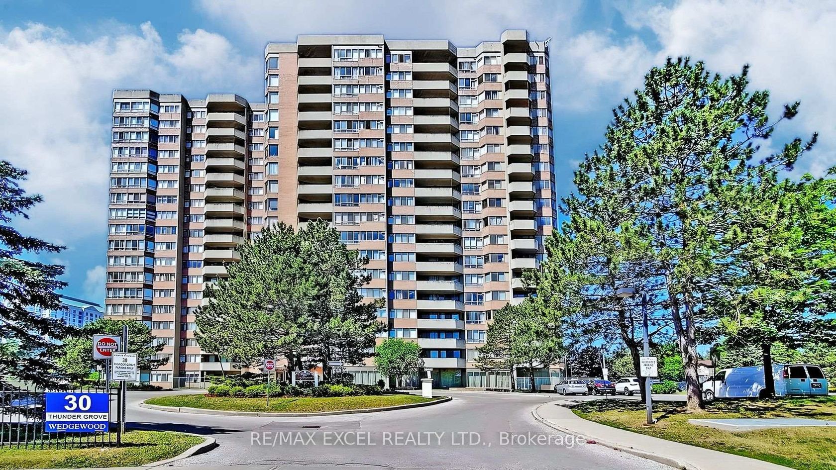 906 - 30 Thunder Grove, Agincourt North, Toronto photo 4