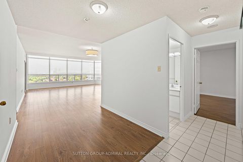 Photo 10 at 1801 - 7300 Yonge Street, Yorkhill, Vaughan