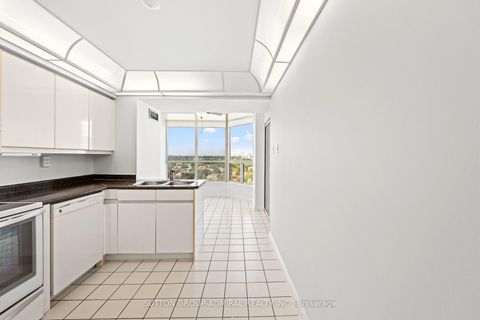 Photo 18 at 1801 - 7300 Yonge Street, Yorkhill, Vaughan