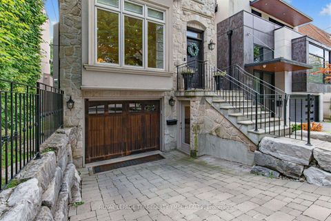 Photo 1 at 399 Fairlawn Avenue, Nortown, Toronto