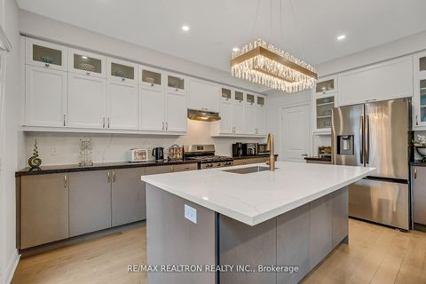 Photo 16 at 135 Prairie Rose Drive, Rural Richmond Hill, Richmond Hill