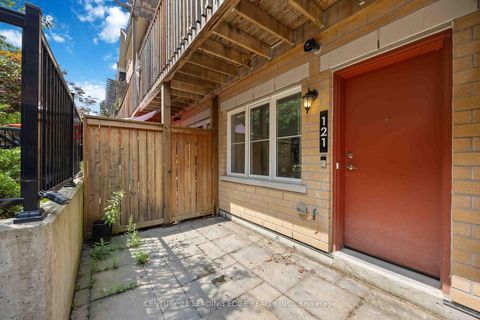 Photo 4 at 121 - 380 Hopewell Avenue, Belgravia, Toronto