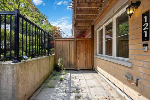 Photo 5 at 121 - 380 Hopewell Avenue, Belgravia, Toronto