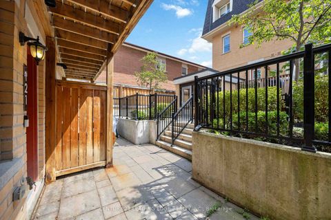 Photo 6 at 121 - 380 Hopewell Avenue, Belgravia, Toronto