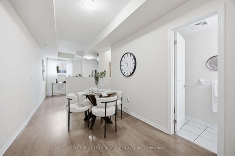Photo 12 at 121 - 380 Hopewell Avenue, Belgravia, Toronto