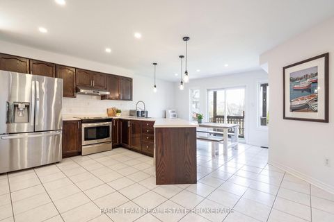 Photo 4 at 4 Whispering Pine Place, Bayshore, Barrie