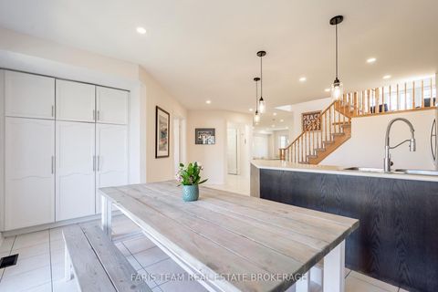 Photo 9 at 4 Whispering Pine Place, Bayshore, Barrie