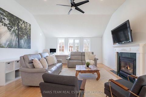 Photo 17 at 4 Whispering Pine Place, Bayshore, Barrie