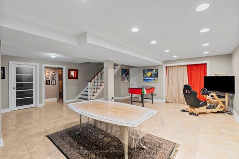 Photo 32 at 19 Mandolin Court, West Woodbridge, Vaughan