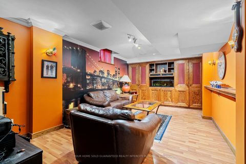 Photo 33 at 19 Mandolin Court, West Woodbridge, Vaughan