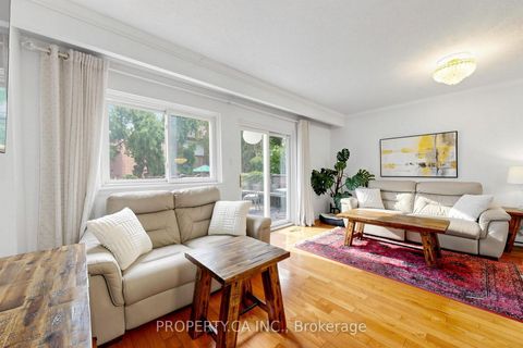 Photo 8 at 80 Peter Andrew Crescent, Brownridge, Vaughan