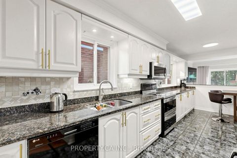 Photo 11 at 80 Peter Andrew Crescent, Brownridge, Vaughan