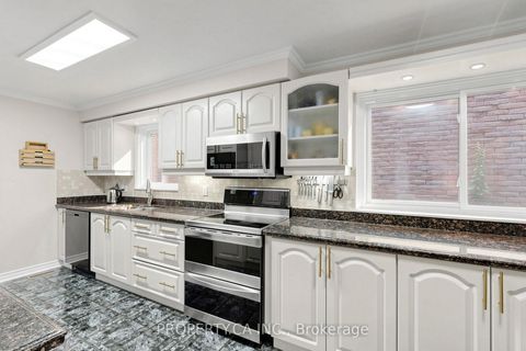 Photo 13 at 80 Peter Andrew Crescent, Brownridge, Vaughan