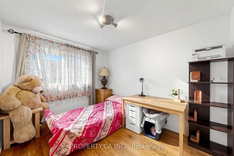 Photo 24 at 80 Peter Andrew Crescent, Brownridge, Vaughan