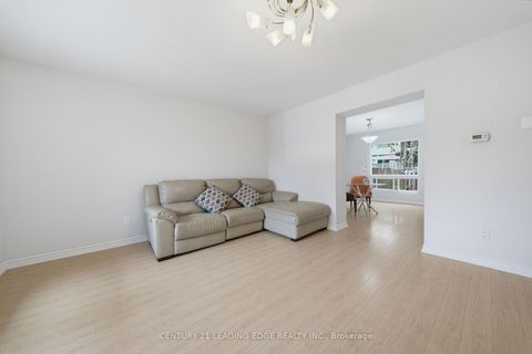 Photo 6 at 109 Phalen Crescent, Milliken, Toronto