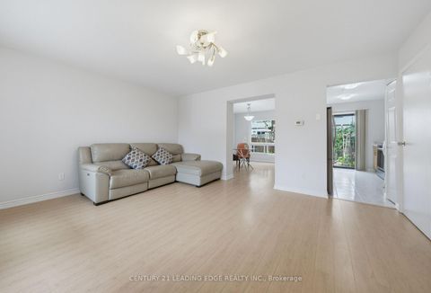 Photo 7 at 109 Phalen Crescent, Milliken, Toronto