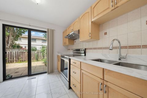 Photo 12 at 109 Phalen Crescent, Milliken, Toronto