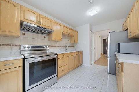 Photo 13 at 109 Phalen Crescent, Milliken, Toronto