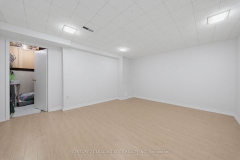Photo 32 at 109 Phalen Crescent, Milliken, Toronto