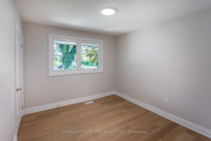 Photo 13 at 22 Heathview Avenue, Bayview Village, Toronto