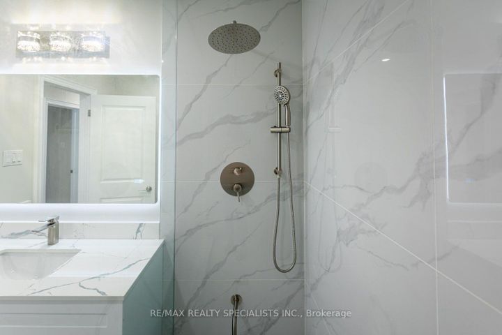 Photo 15 at 22 Heathview Avenue, Bayview Village, Toronto
