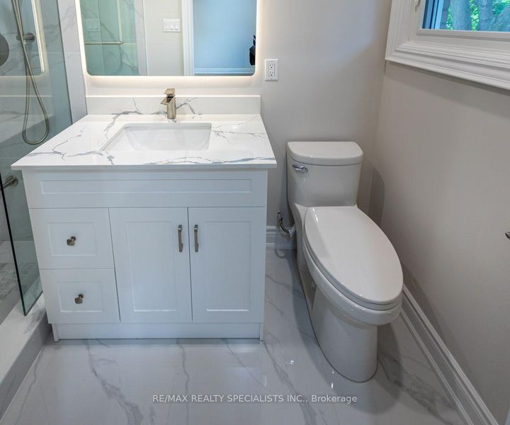 Photo 19 at 22 Heathview Avenue, Bayview Village, Toronto