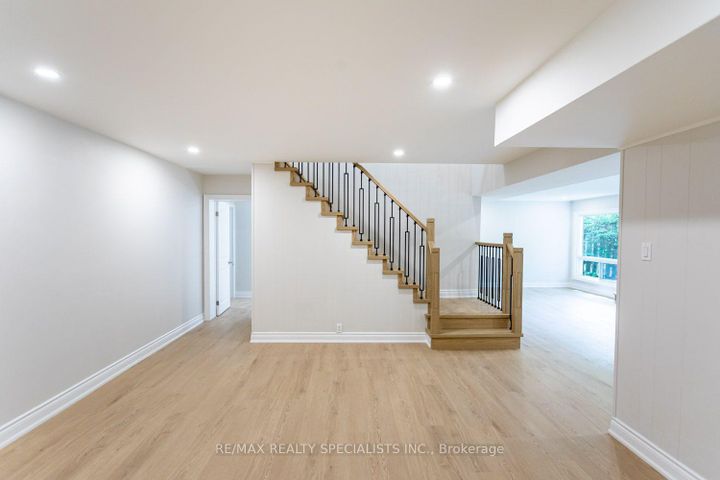 Photo 22 at 22 Heathview Avenue, Bayview Village, Toronto