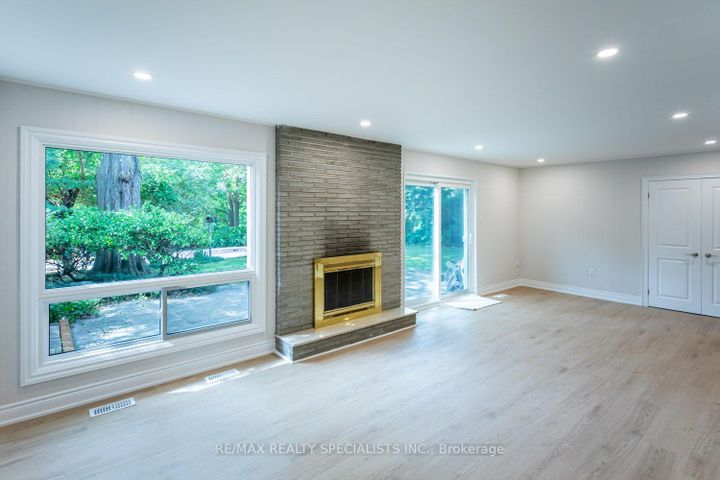 Photo 28 at 22 Heathview Avenue, Bayview Village, Toronto