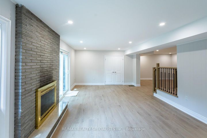 Photo 29 at 22 Heathview Avenue, Bayview Village, Toronto