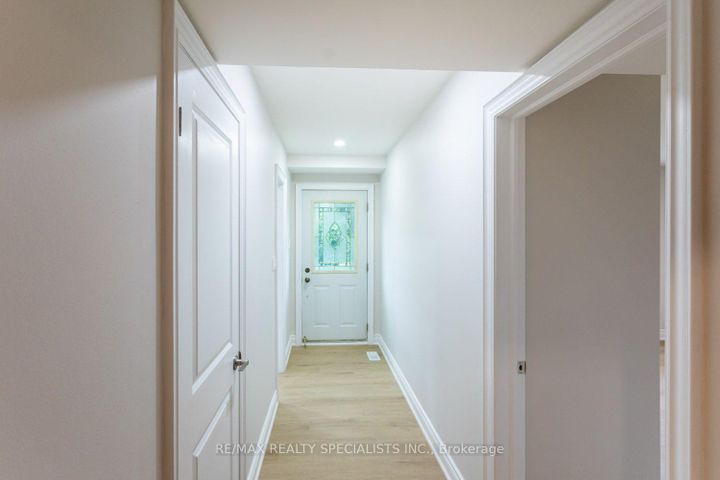 Photo 30 at 22 Heathview Avenue, Bayview Village, Toronto
