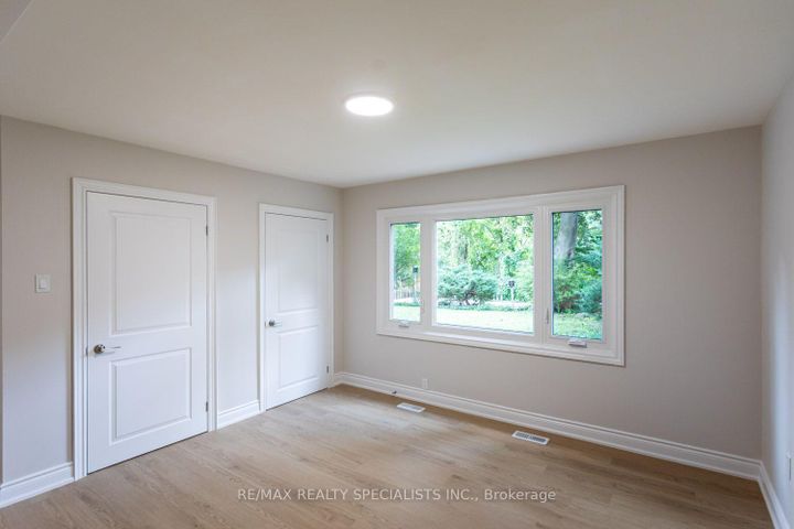Photo 33 at 22 Heathview Avenue, Bayview Village, Toronto