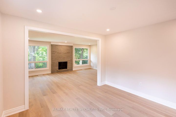 Photo 37 at 22 Heathview Avenue, Bayview Village, Toronto