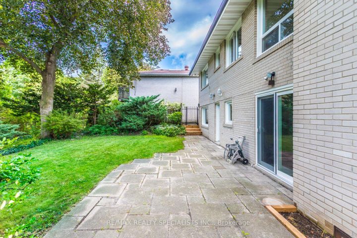 Photo 41 at 22 Heathview Avenue, Bayview Village, Toronto