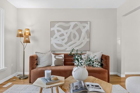 Photo 3 at 58 Briarscross Boulevard, Agincourt North, Toronto