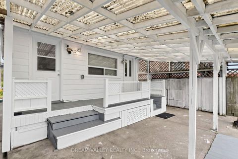 Photo 25 at 47 Laurel Avenue, Kennedy Park, Toronto