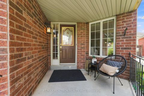 Photo 2 at 416 Heddle Crescent, Wyndham, Newmarket