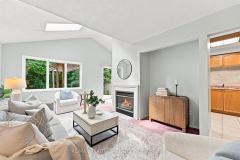 Photo 10 at 416 Heddle Crescent, Wyndham, Newmarket