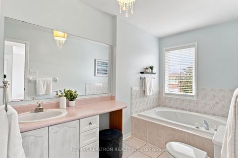 Photo 19 at 416 Heddle Crescent, Wyndham, Newmarket