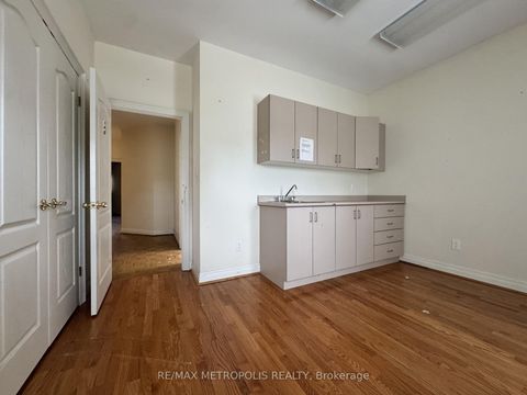 Photo 10 at 416 Elgin Mills Road W, Westbrook, Richmond Hill