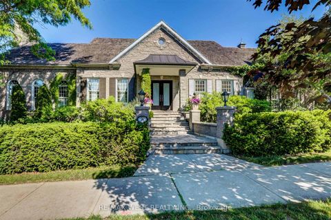 Photo 1 at 5 Humberview Drive, Islington Woods, Vaughan