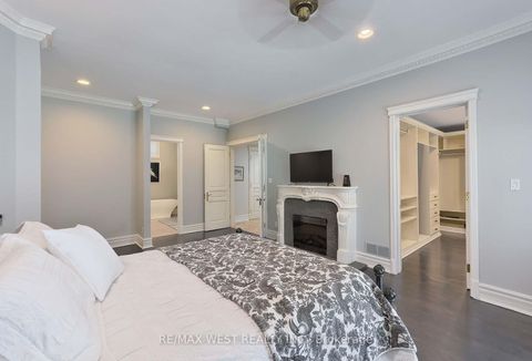 Photo 13 at 5 Humberview Drive, Islington Woods, Vaughan