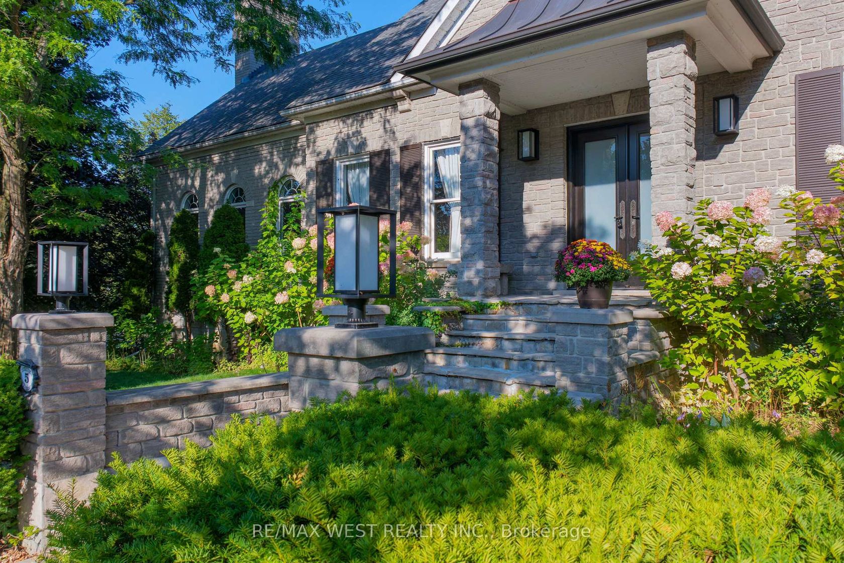 5 Humberview Drive, Islington Woods, Vaughan photo 3