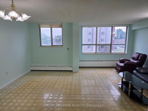 Photo 6 at 302 - 50 Lotherton Pathway, Glen Park, Toronto